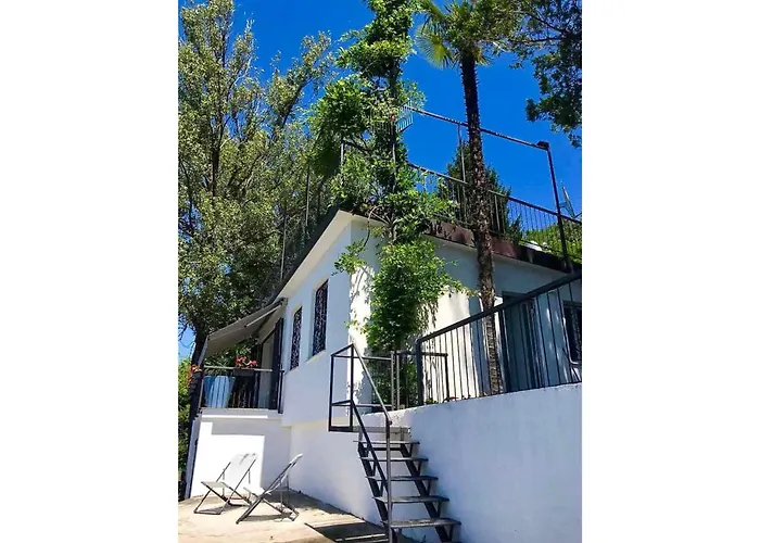 Pied Dans L'eau Brezzo