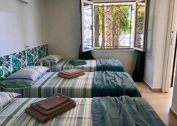 Pied Dans L'eau بيت للعطل