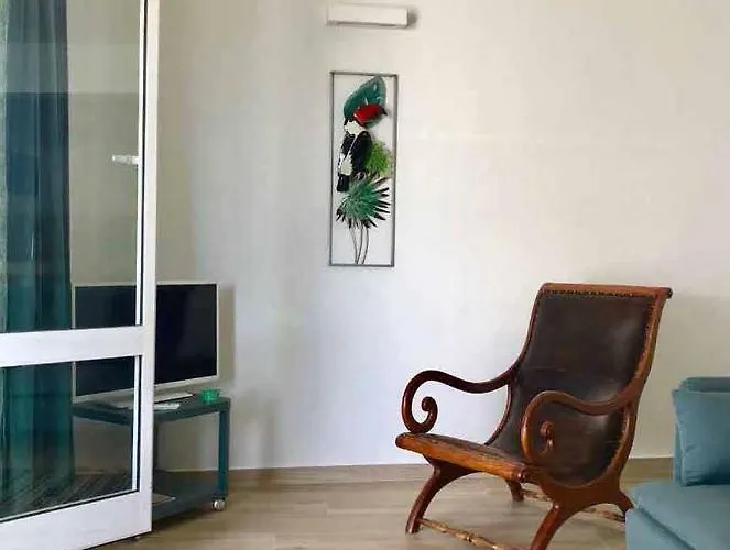 Pied Dans L'eau * Brezzo