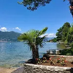 Pied Dans L'eau Дом отдыха Brezzo