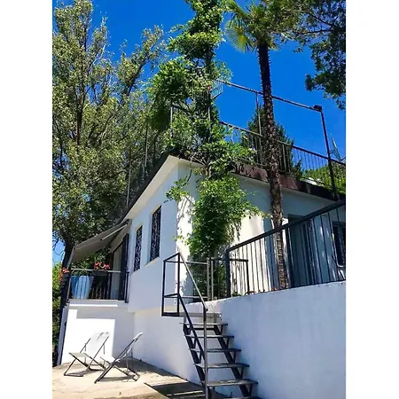 Pied Dans L'eau Brezzo