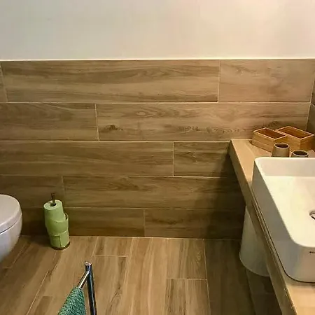 Vakantiehuis Pied Dans L'eau Brezzo