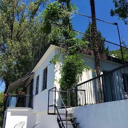 Vakantiehuis Pied Dans L'eau Brezzo