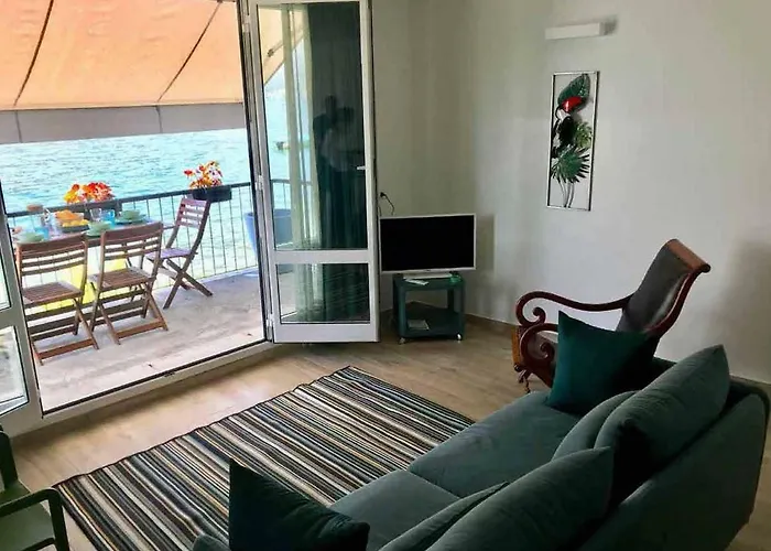 Pied Dans L'eau Dom wakacyjny Brezzo