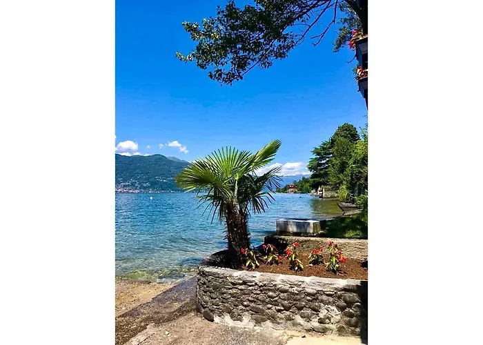 Pied Dans L'eau Casa de Férias Brezzo